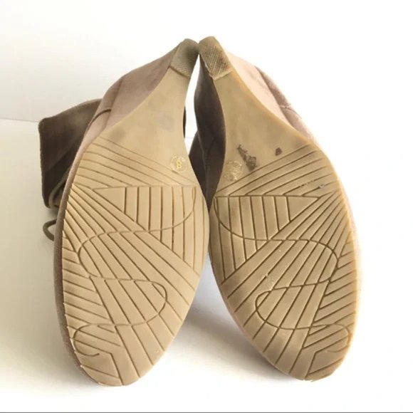 Call It Spring Taupe Booties Women's Wedges US Size 8 - Picture 6 of 7